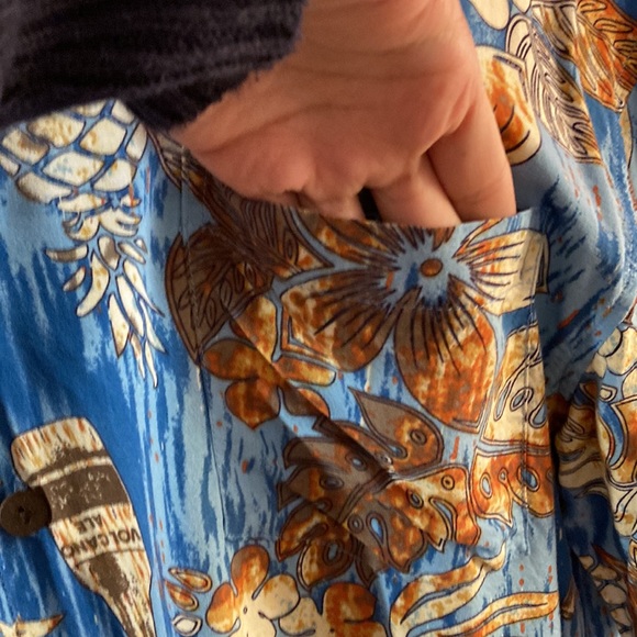 Hawaiian Button Down Shirt - Picture 4 of 7